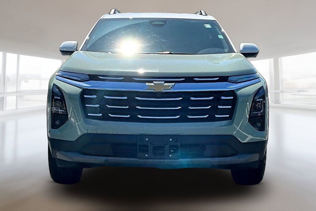 Used 2025 Chevrolet Equinox LT w/ Convenience Package II AWD/4WD image 2