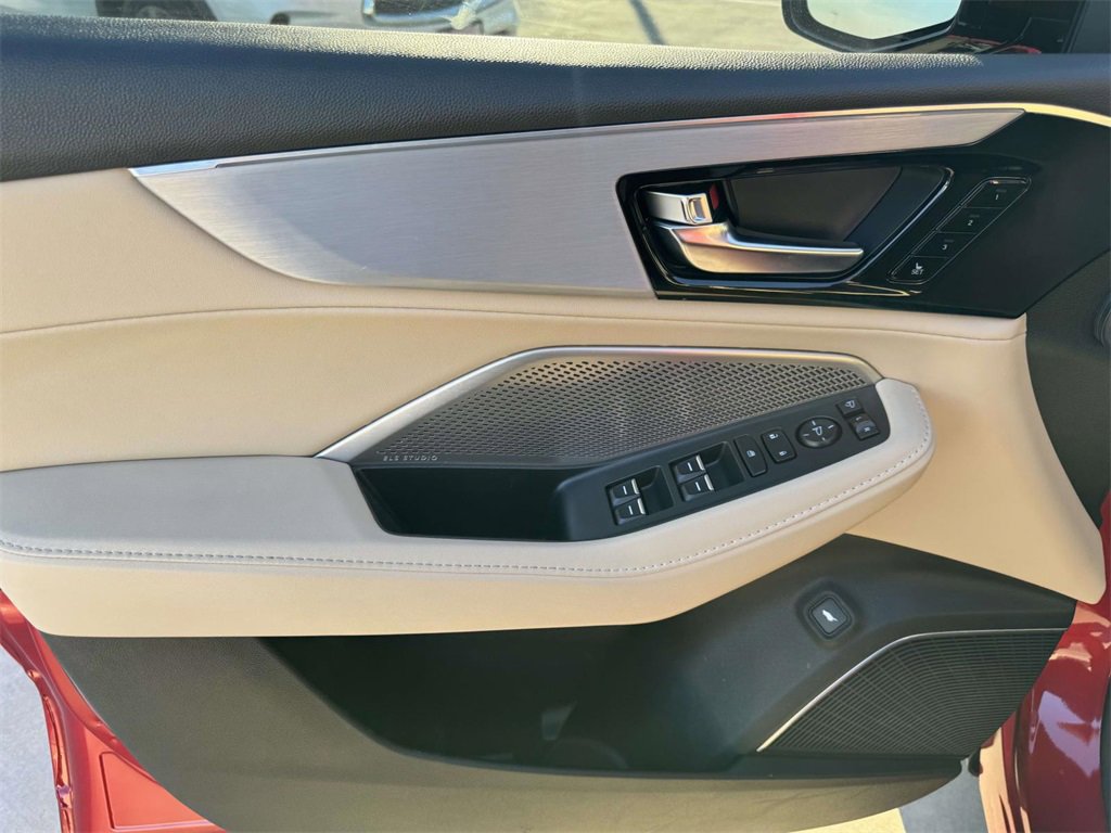 Used 2023 Acura MDX FWD w/ Technology Package image 14