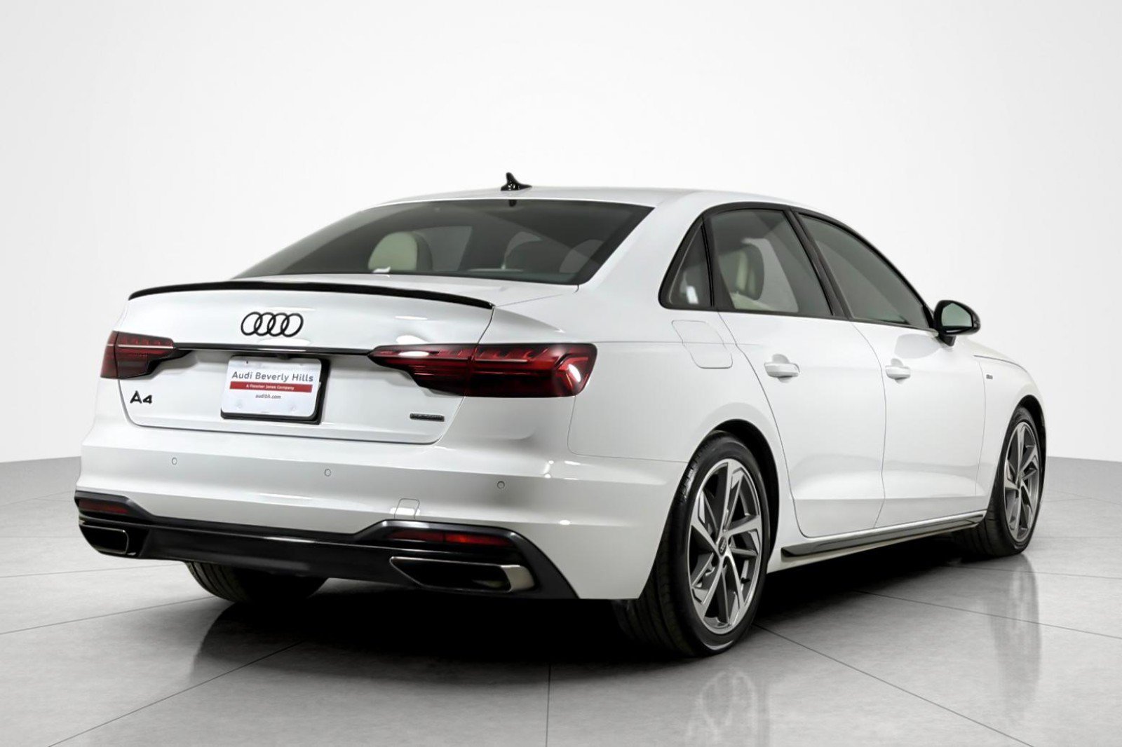 Used 2023 Audi A4 2.0T Premium Plus w/ Premium Plus Package AWD/4WD image 5