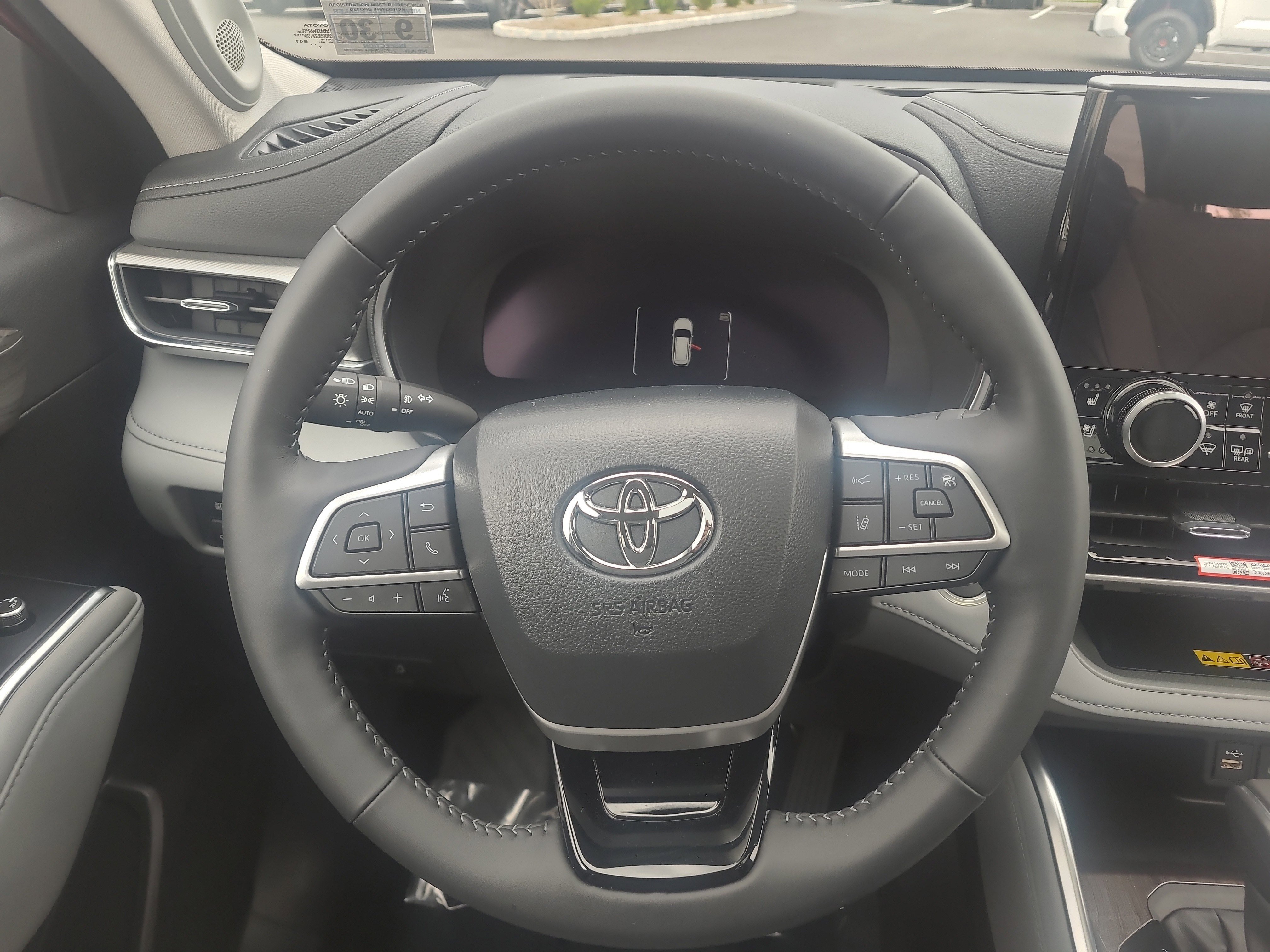 Certified 2025 Toyota Highlander Platinum image 22