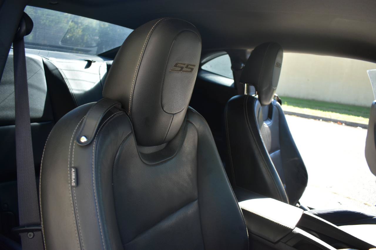 Used 2015 Chevrolet Camaro SS w/ RS Package RWD image 18