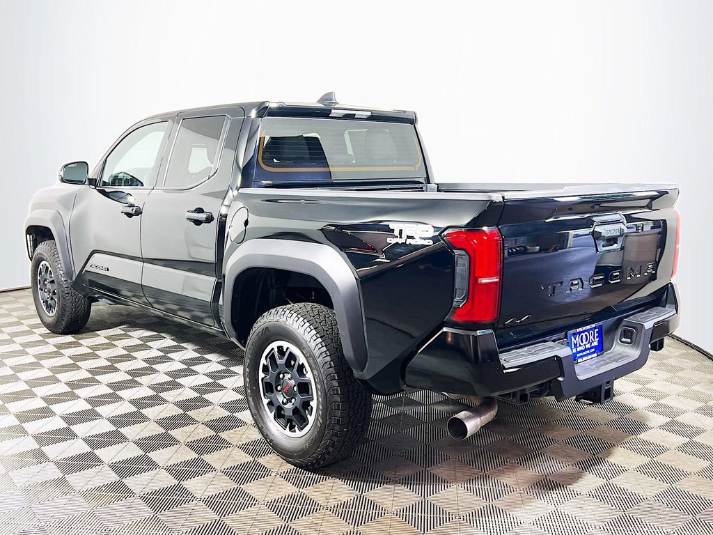 Certified 2025 Toyota Tacoma TRD Off-Road AWD/4WD image 6