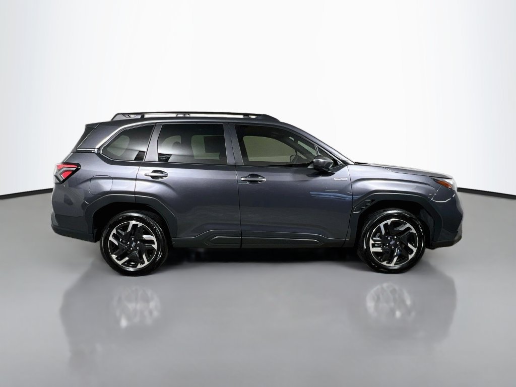 Used 2026 Subaru Forester Premium AWD/4WD image 2