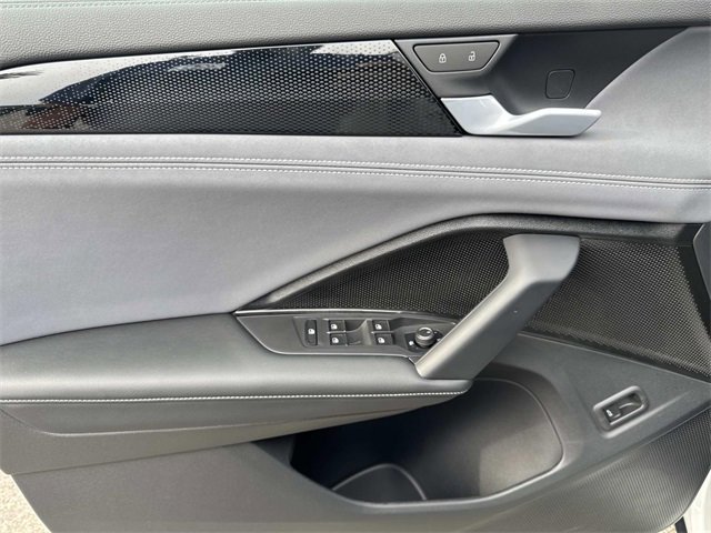 New 2026 Volkswagen Tiguan SE R-Line image 16