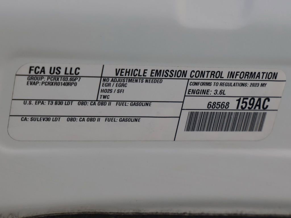 Used 2023 Chrysler Pacifica Touring-L image 30