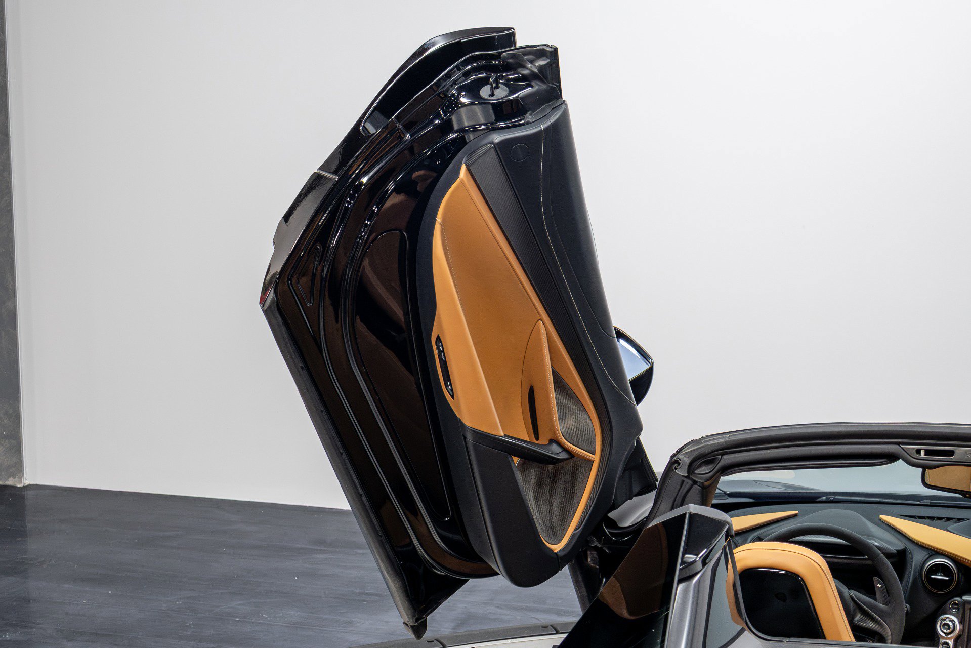 Used 2019 McLaren 720S Luxury RWD image 51