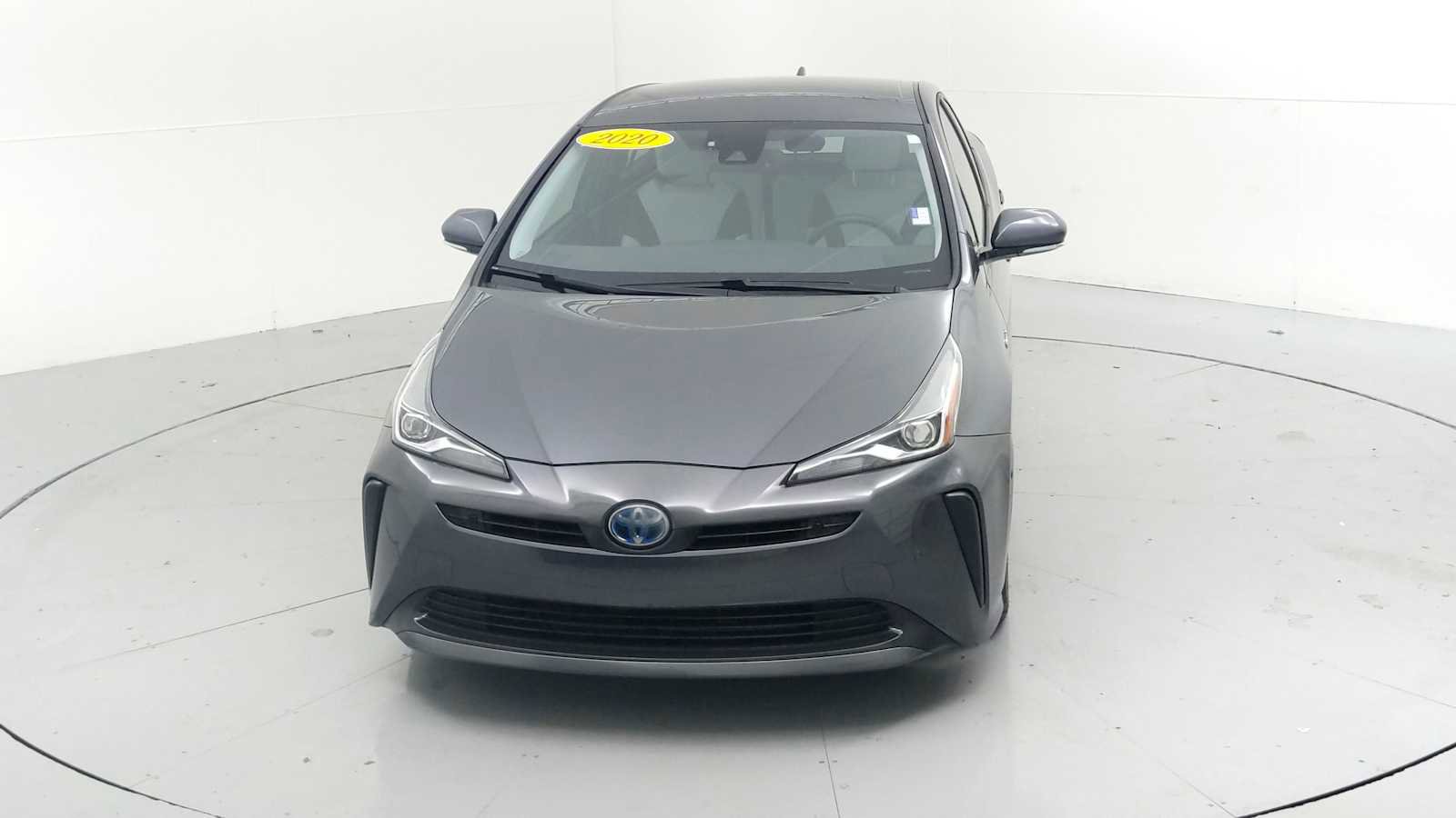 Used 2020 Toyota Prius XLE image 3