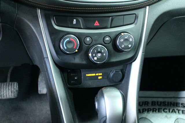 Used 2018 Chevrolet Trax LT w/ LT Convenience Package image 18