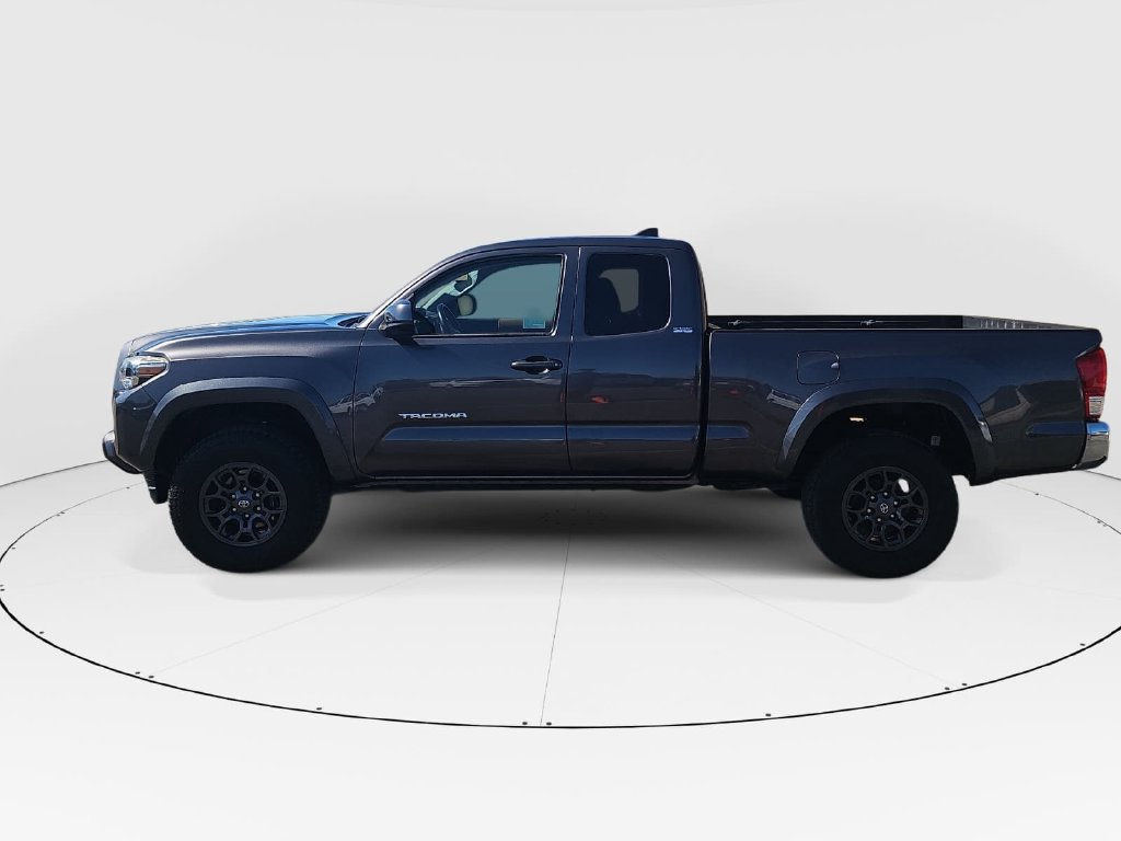 Used 2017 Toyota Tacoma SR5 w/ Tow Package RWD image 6