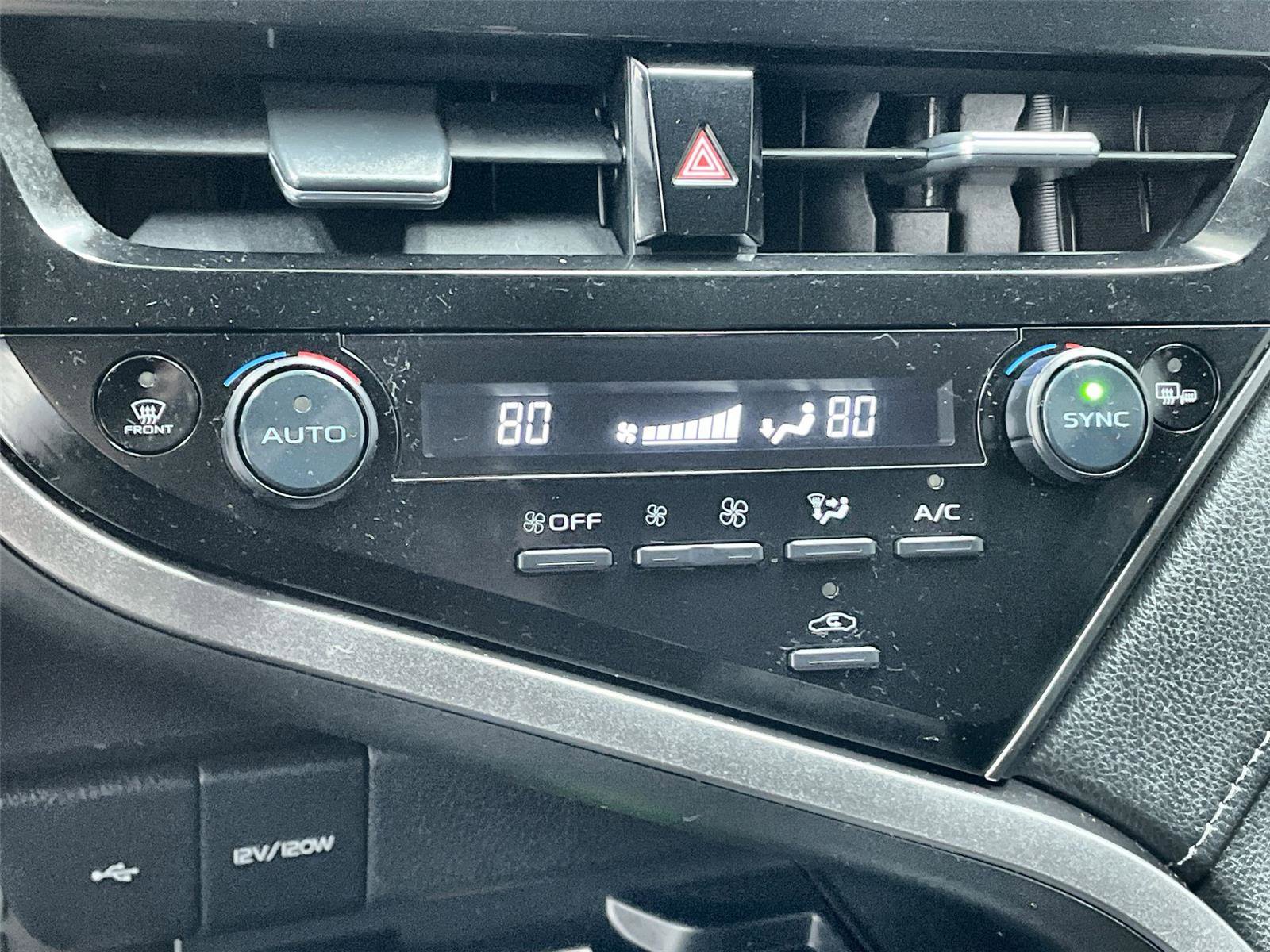 Used 2022 Toyota Camry XLE w/ Carpet Mat Package (TMS) image 26