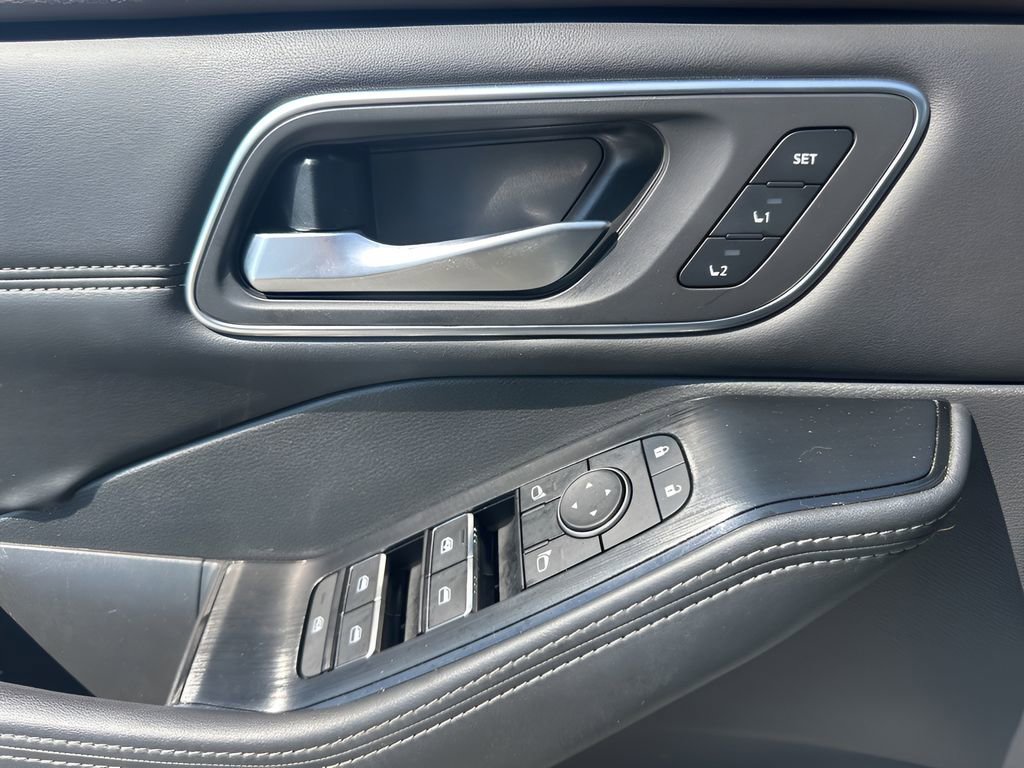 Used 2021 Nissan Rogue SL w/ Premium Package image 28