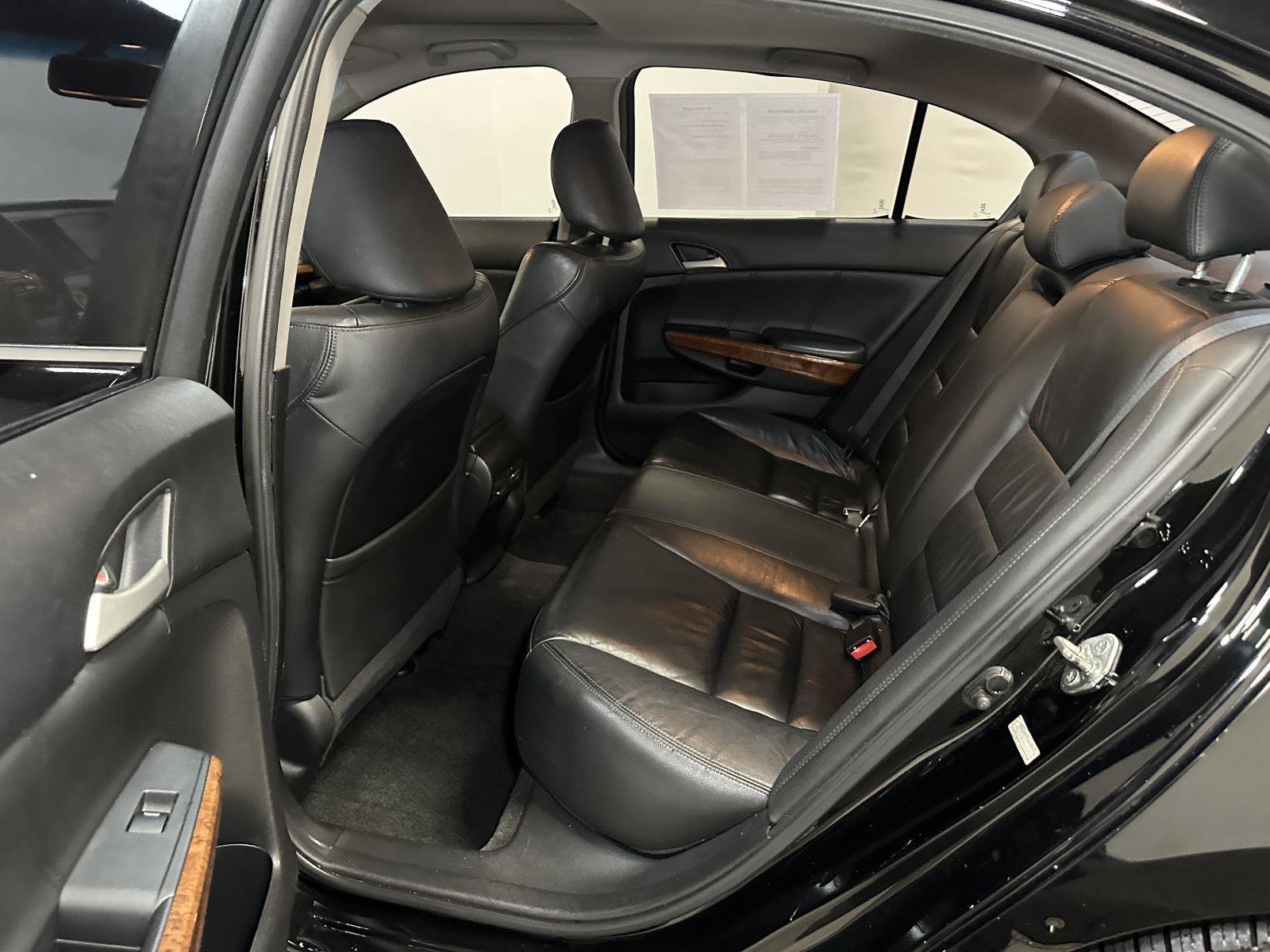 Used 2011 Honda Accord EX-L image 32