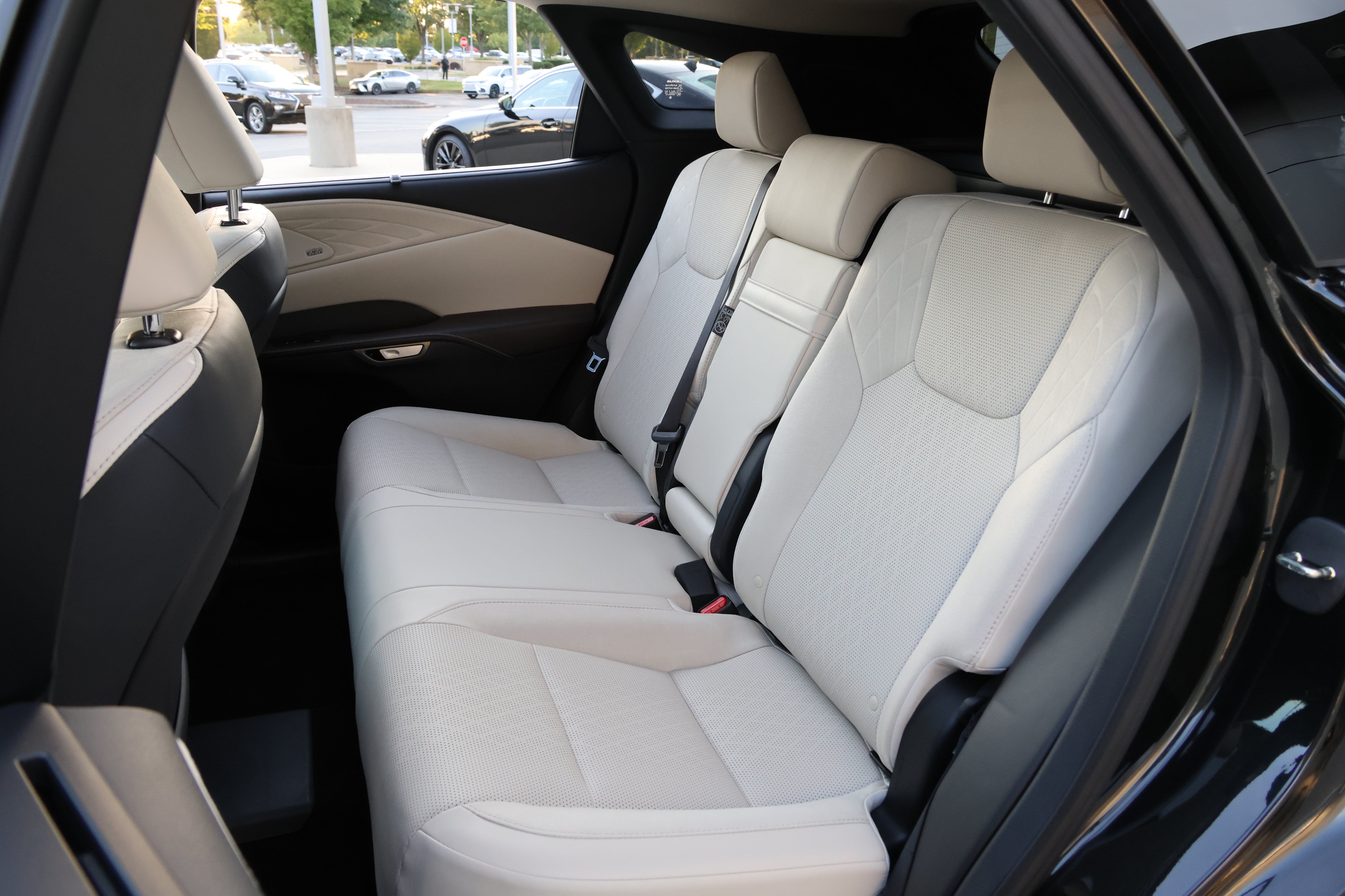 Certified 2026 Lexus RX 450h AWD w/ Convenience Package image 37