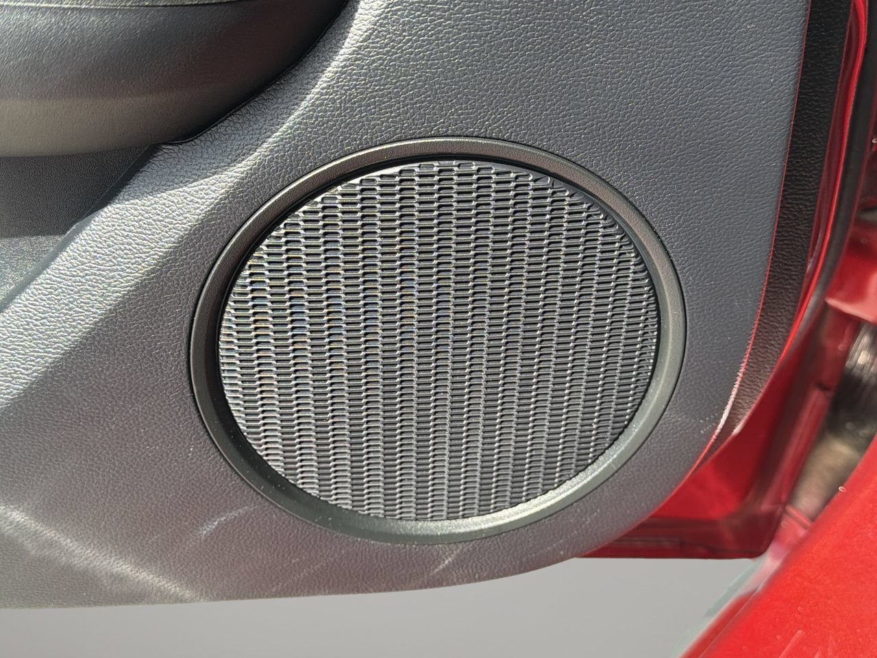 Used 2018 Ford Mustang Coupe RWD image 17