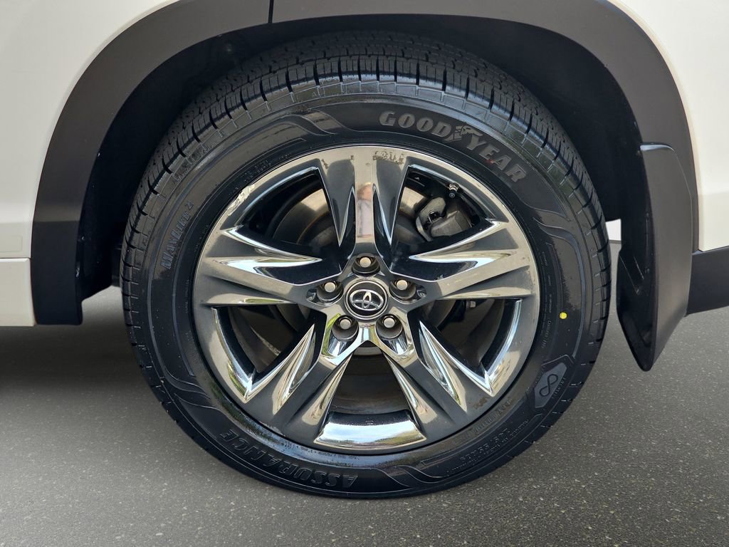 Used 2018 Toyota Highlander Limited Platinum AWD/4WD image 38