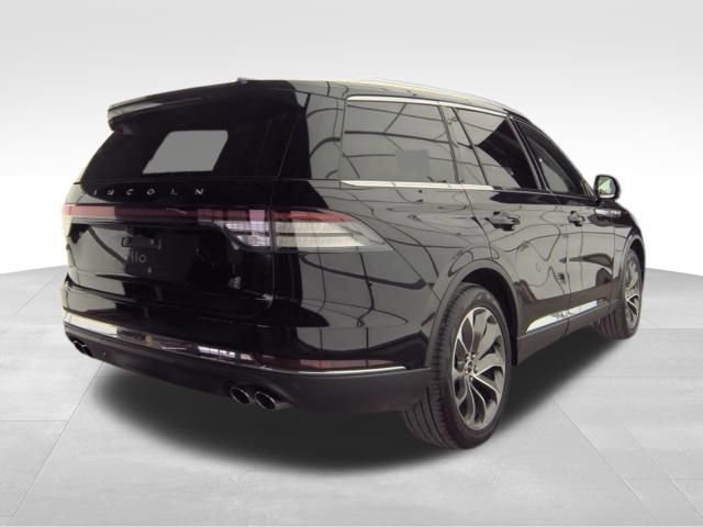Used 2025 Lincoln Aviator Premiere image 5