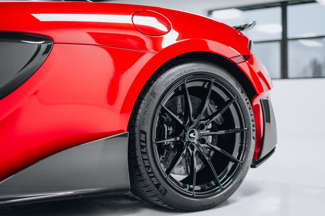 Used 2019 McLaren 600LT RWD image 12