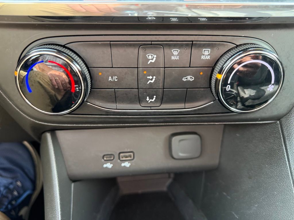 Used 2025 Buick Encore GX Preferred image 14