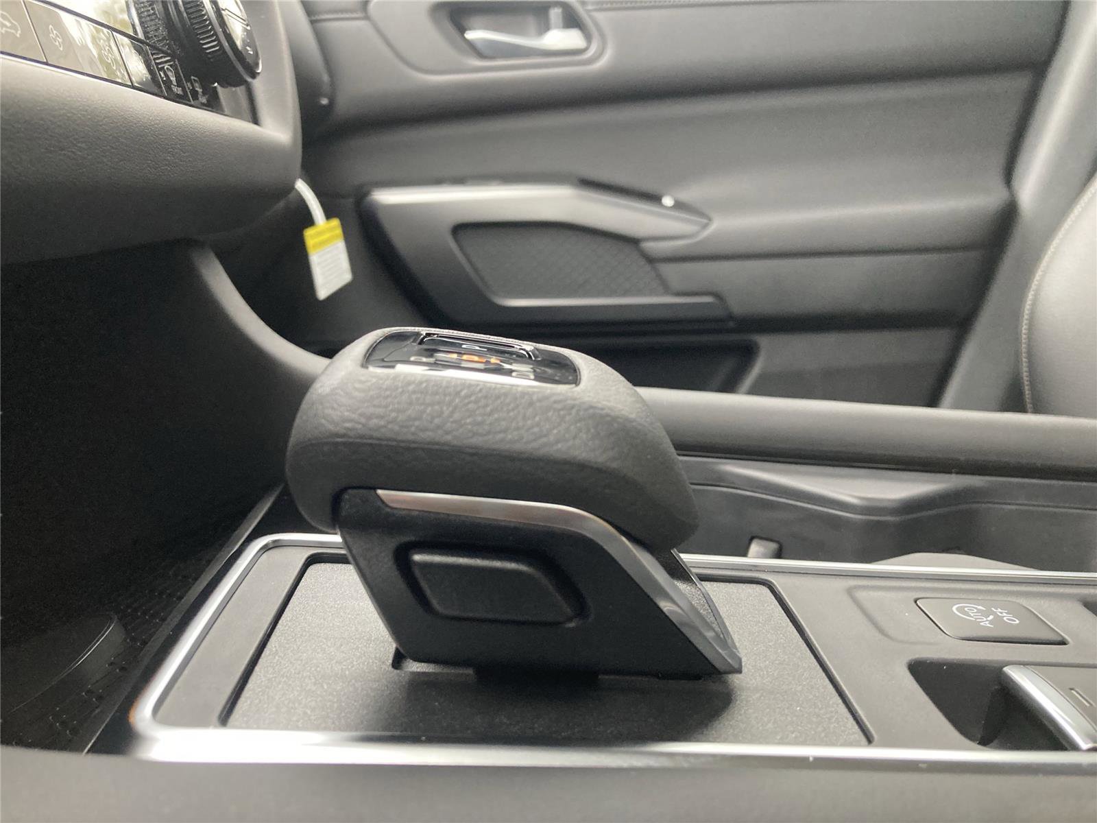 New 2026 Nissan Pathfinder SL w/ SL Premium Package image 18