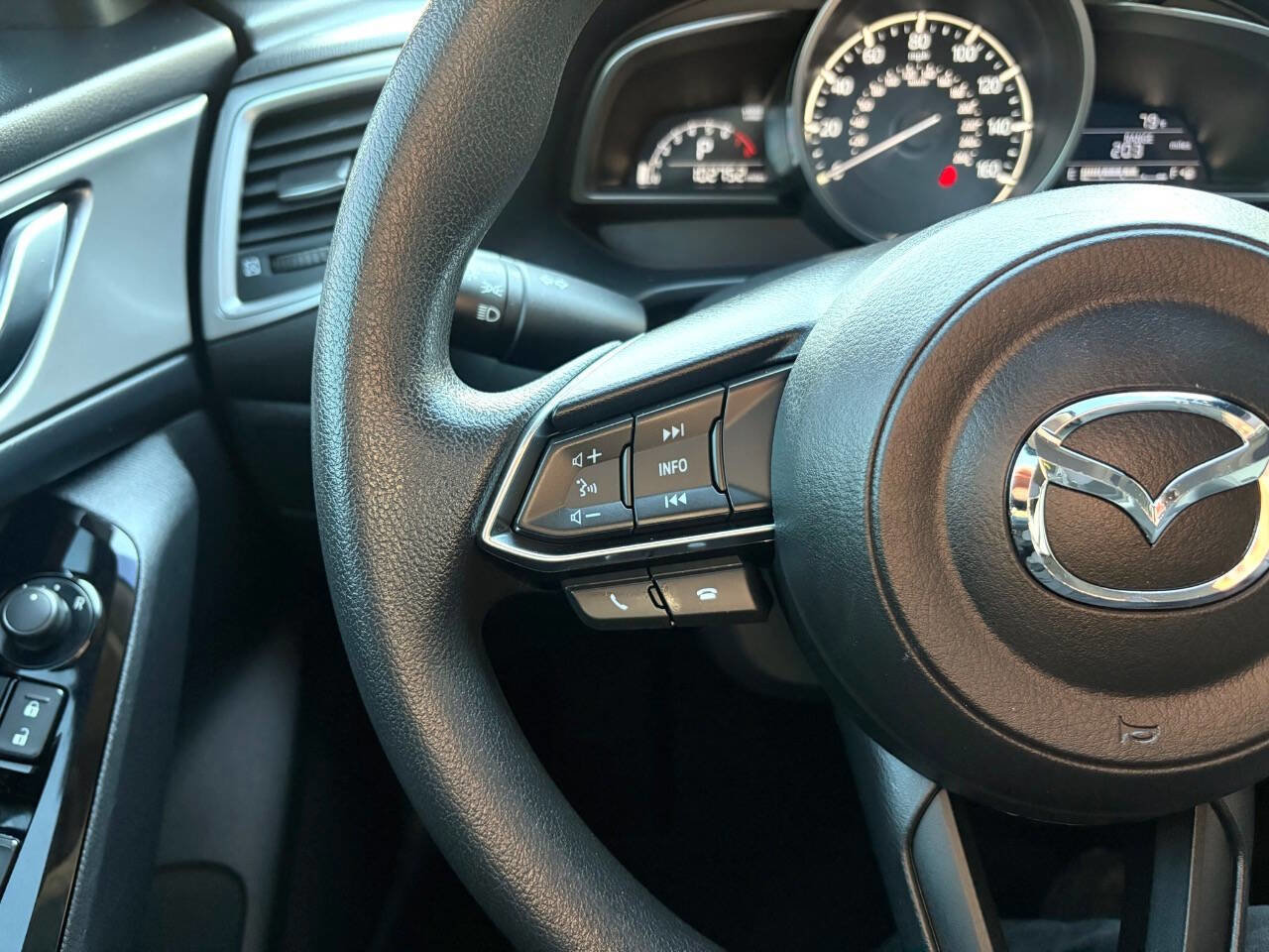 Used 2018 MAZDA MAZDA3 Sport FWD image 16
