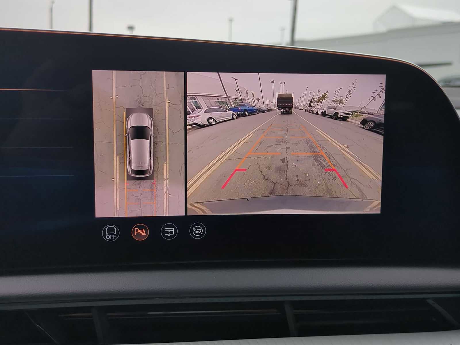 New 2025 Cadillac Optiq Sport 1 image 20