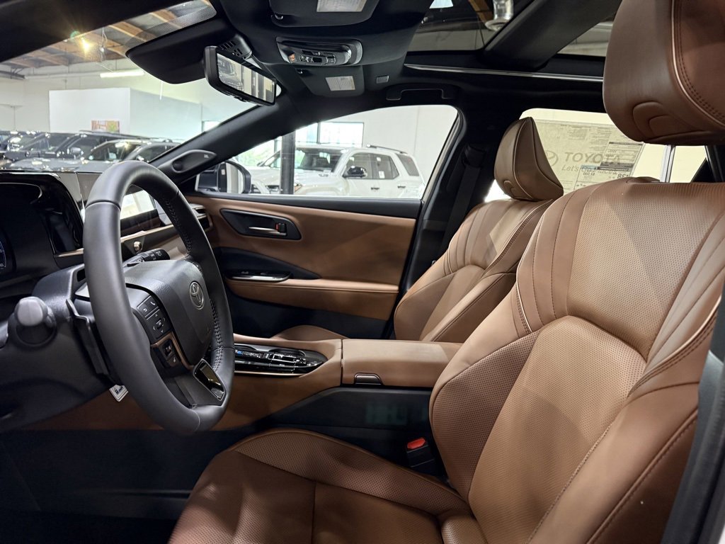 New 2025 Toyota Crown Signia Limited image 14