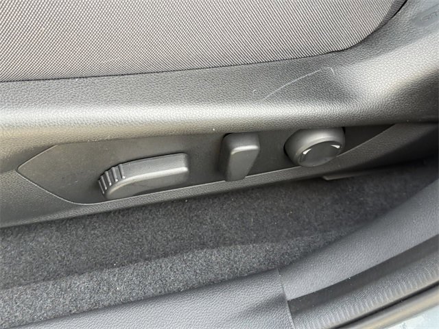 Certified 2025 Subaru Crosstrek 2.0i Premium image 17