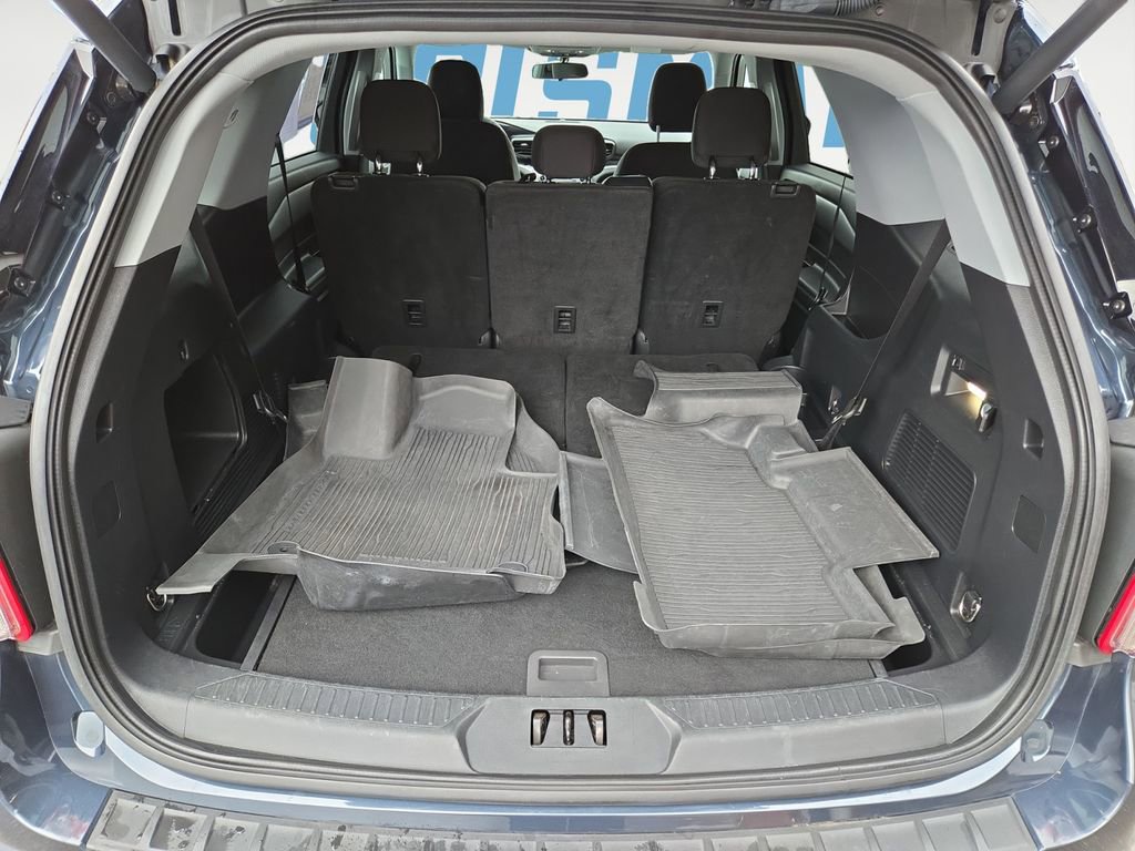 Used 2023 Ford Explorer XLT image 17