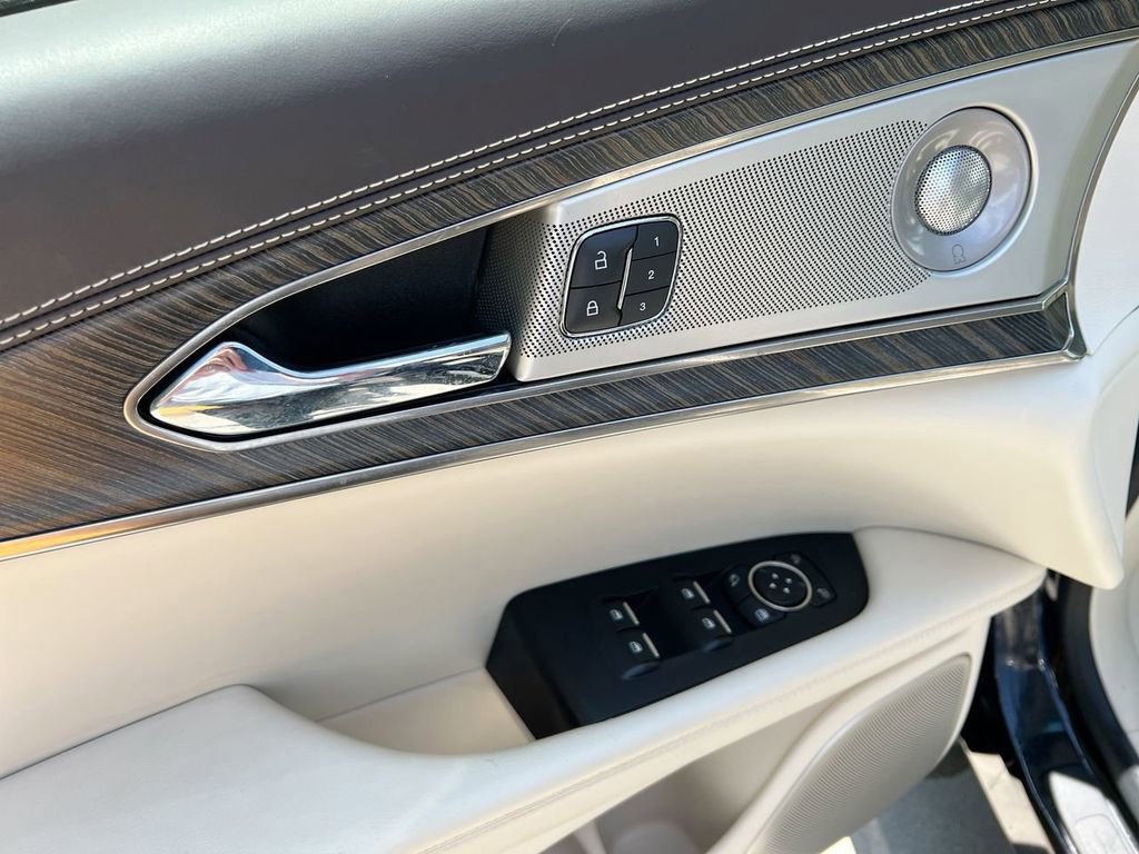 Used 2019 Lincoln Nautilus Black Label image 11