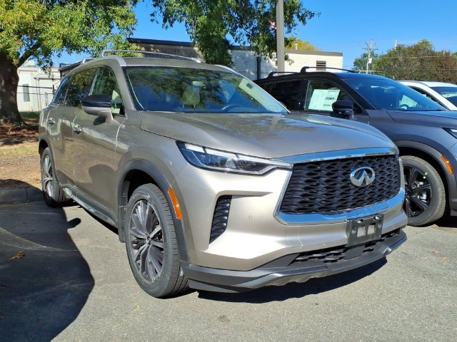 Certified 2023 INFINITI QX60 Sensory w/ Vision Package AWD/4WD image 4