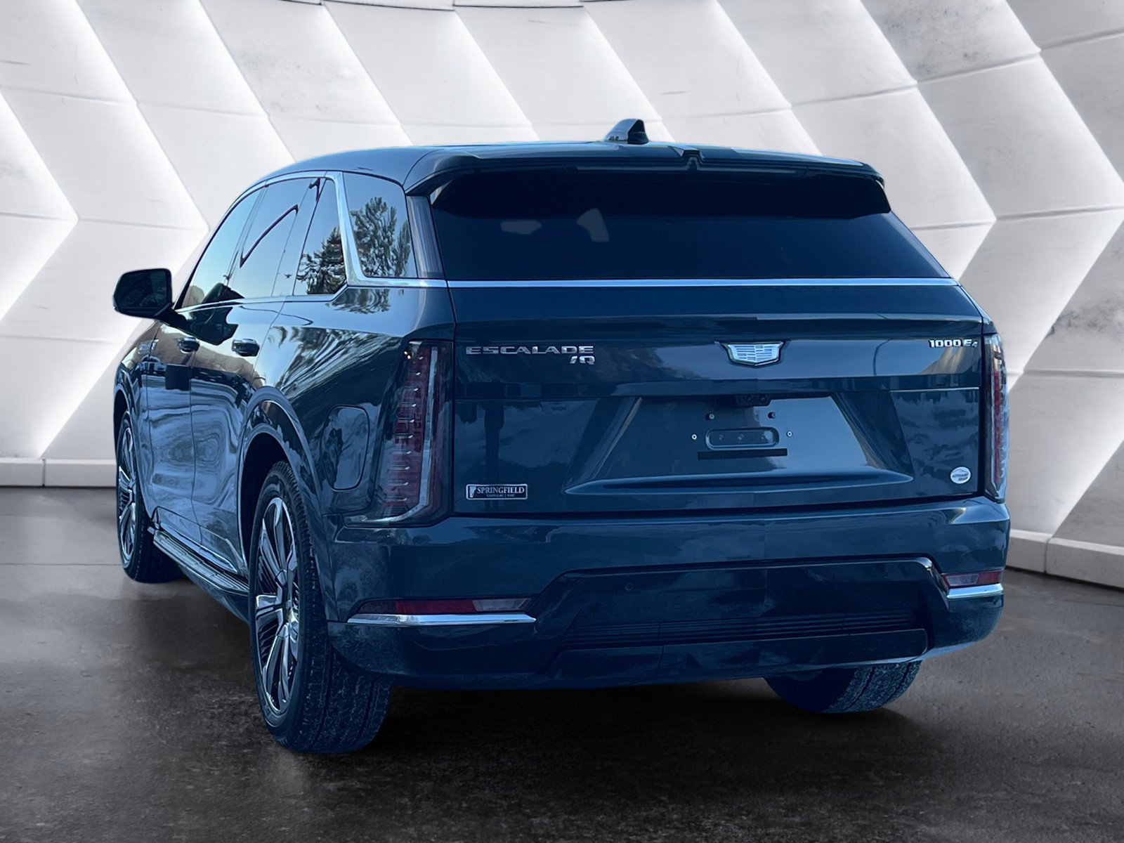 Used 2025 Cadillac Escalade IQ Luxury 2 image 4