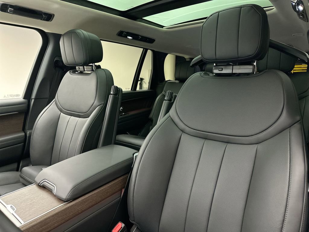 New 2026 Land Rover Range Rover Long Wheelbase SE image 10
