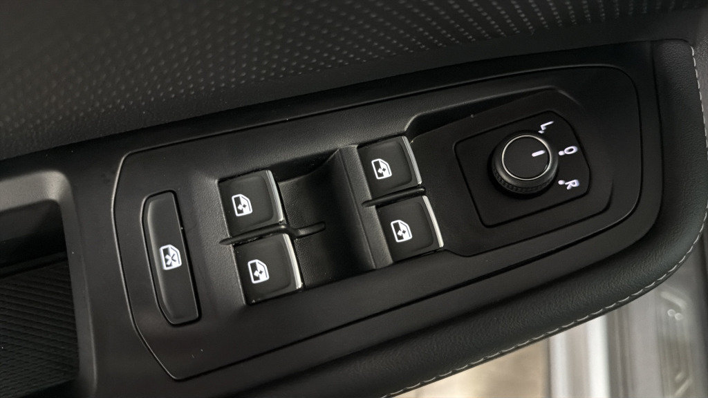 Certified 2026 Volkswagen Atlas SE FWD image 15