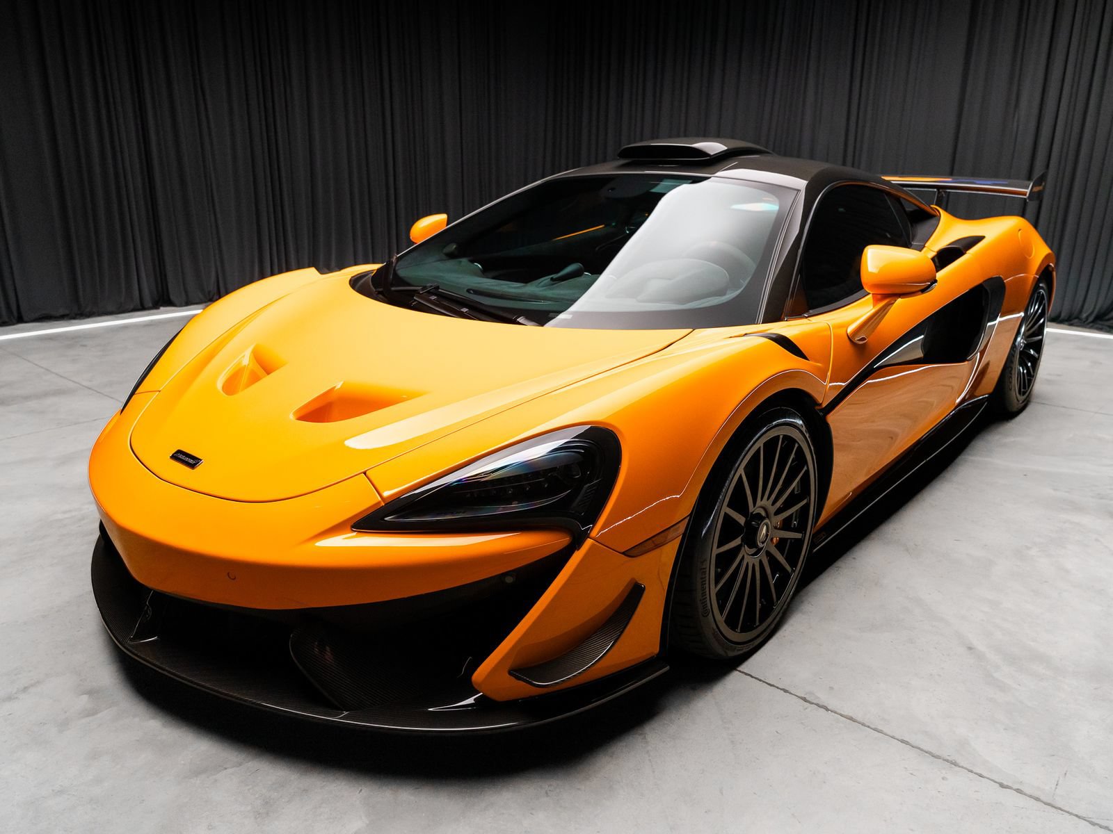 Used 2020 McLaren 620R RWD image 11