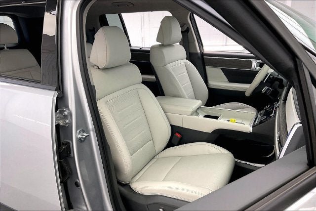 Certified 2026 Hyundai Santa Fe Limited FWD image 7