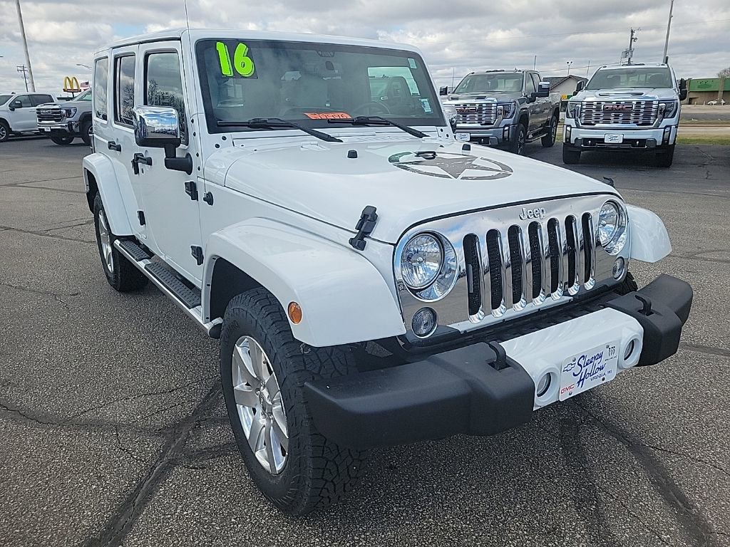Used 2016 Jeep Wrangler Unlimited Sahara w/ Mopar Chrome Edition Group AWD/4WD image 3