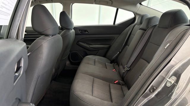 Used 2025 Nissan Altima 2.5 SV image 15