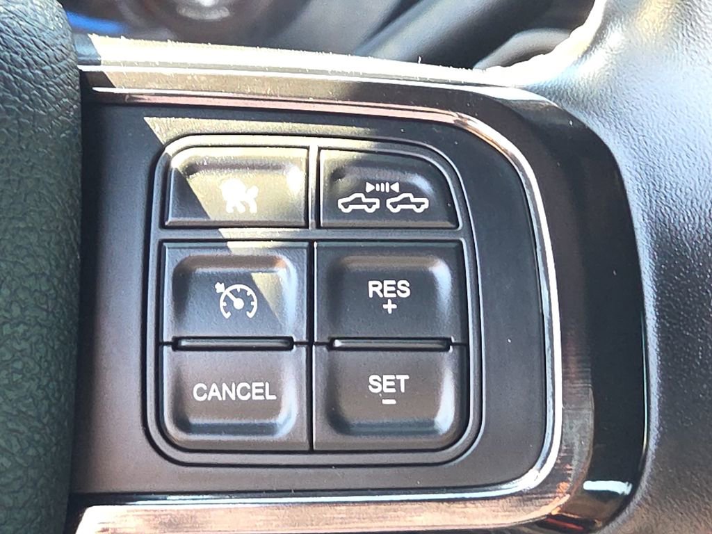 Used 2022 RAM 3500 Limited image 29