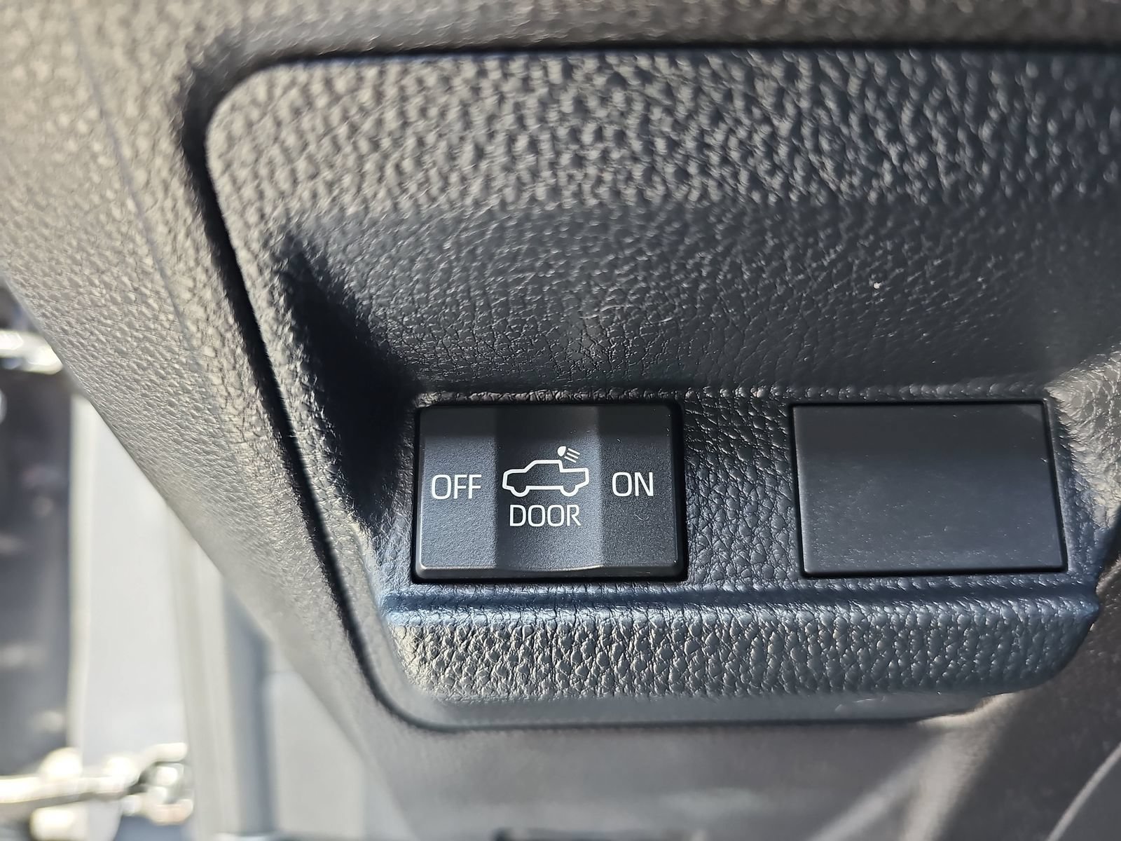 Used 2025 Toyota Tacoma TRD Sport AWD/4WD image 28