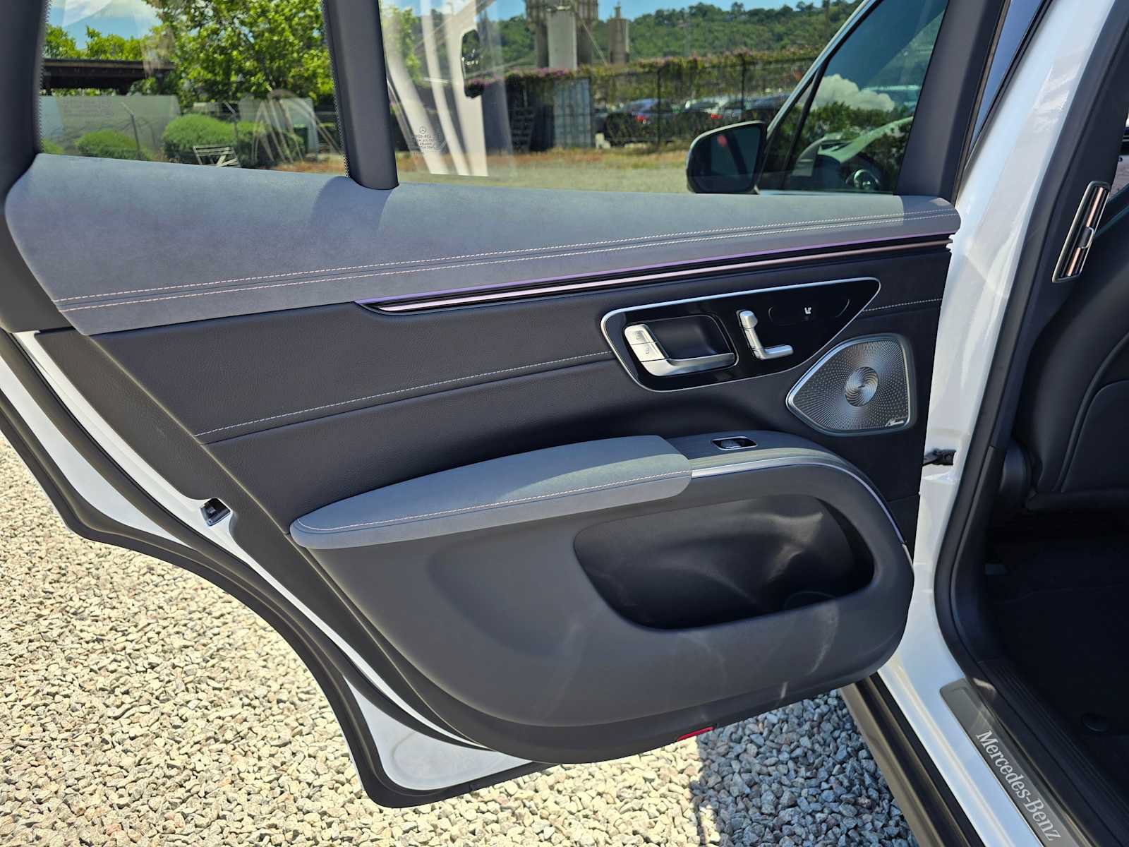 New 2026 Mercedes-Benz EQS 400 4MATIC SUV image 15