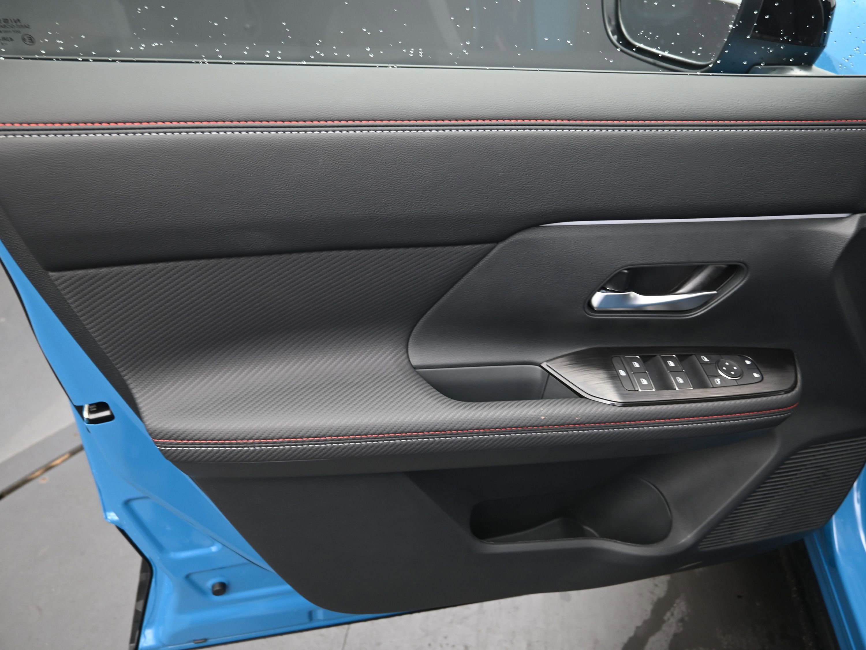 New 2025 Nissan Kicks SR image 11