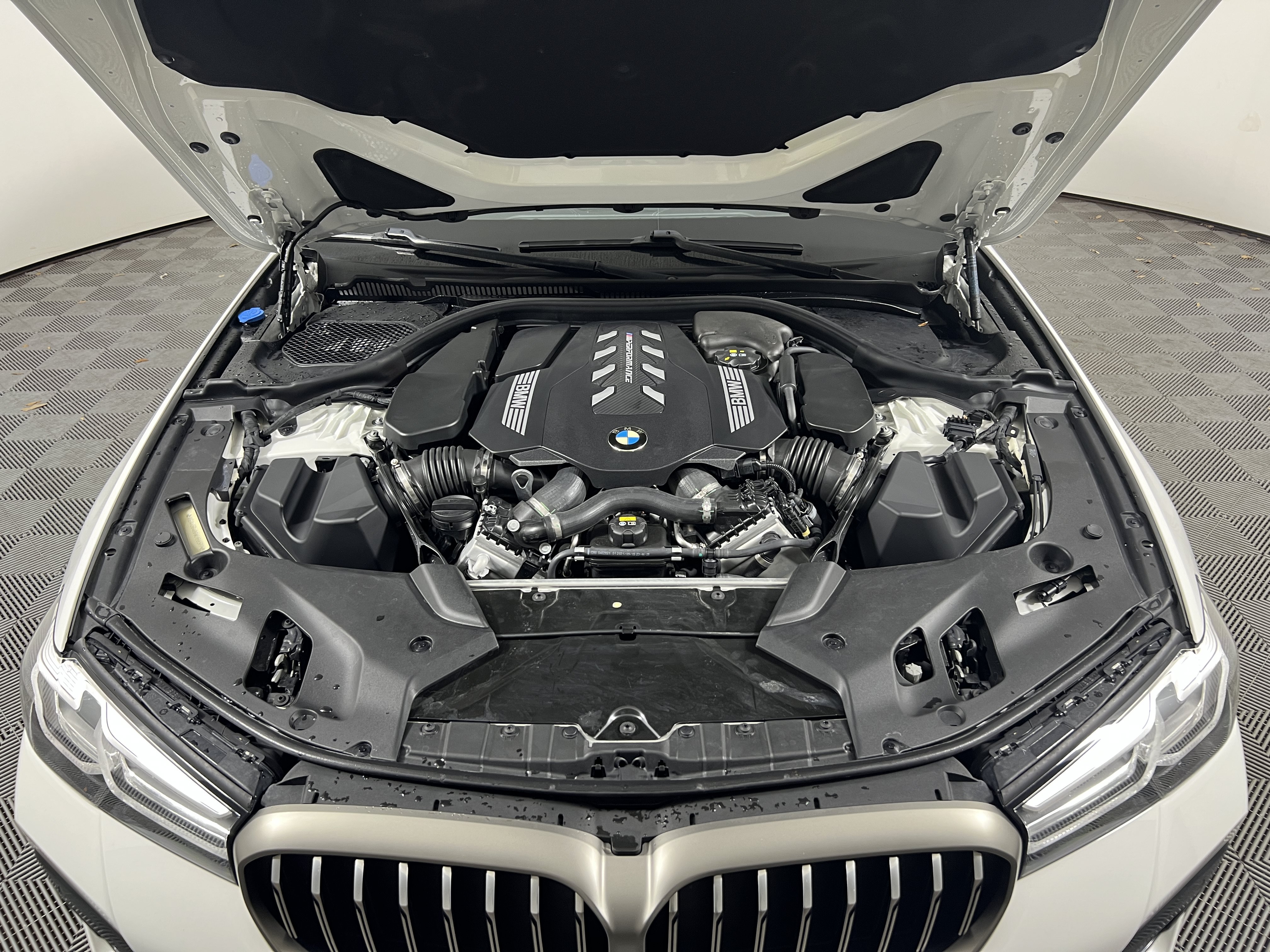 Used 2022 BMW M550i xDrive AWD/4WD image 20
