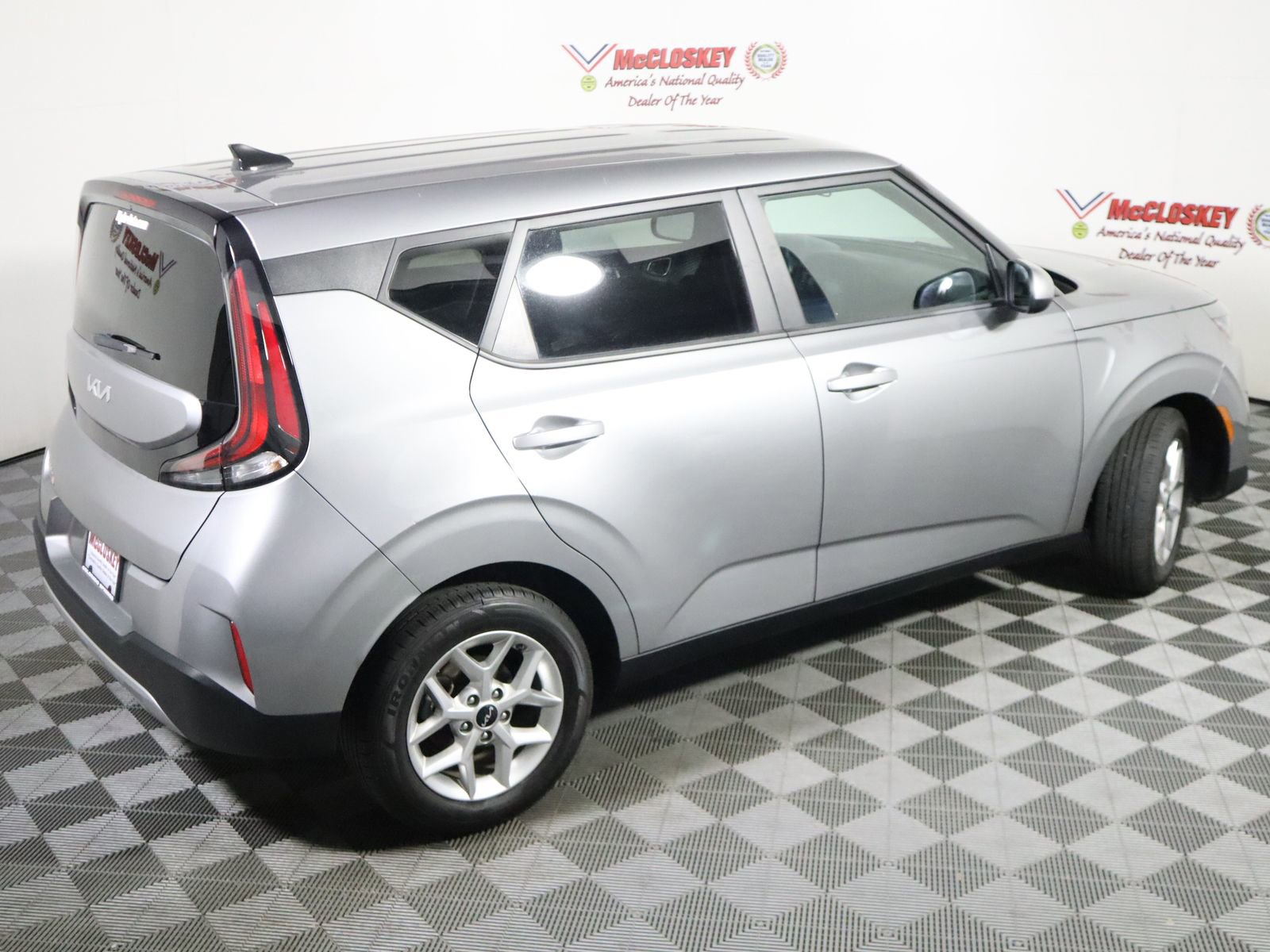 Used 2023 Kia Soul LX w/ Option Group 015 FWD image 4