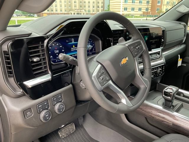Used 2023 Chevrolet Silverado 1500 LTZ image 7