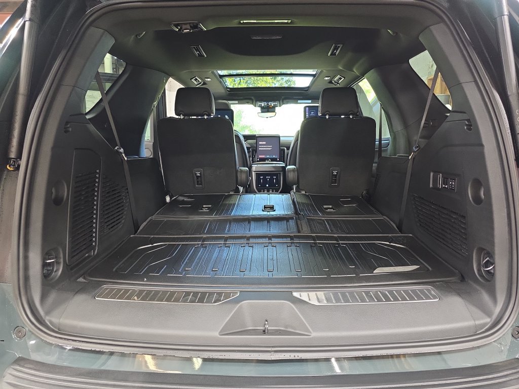 New 2026 GMC Yukon AT4 Ultimate AWD/4WD image 14