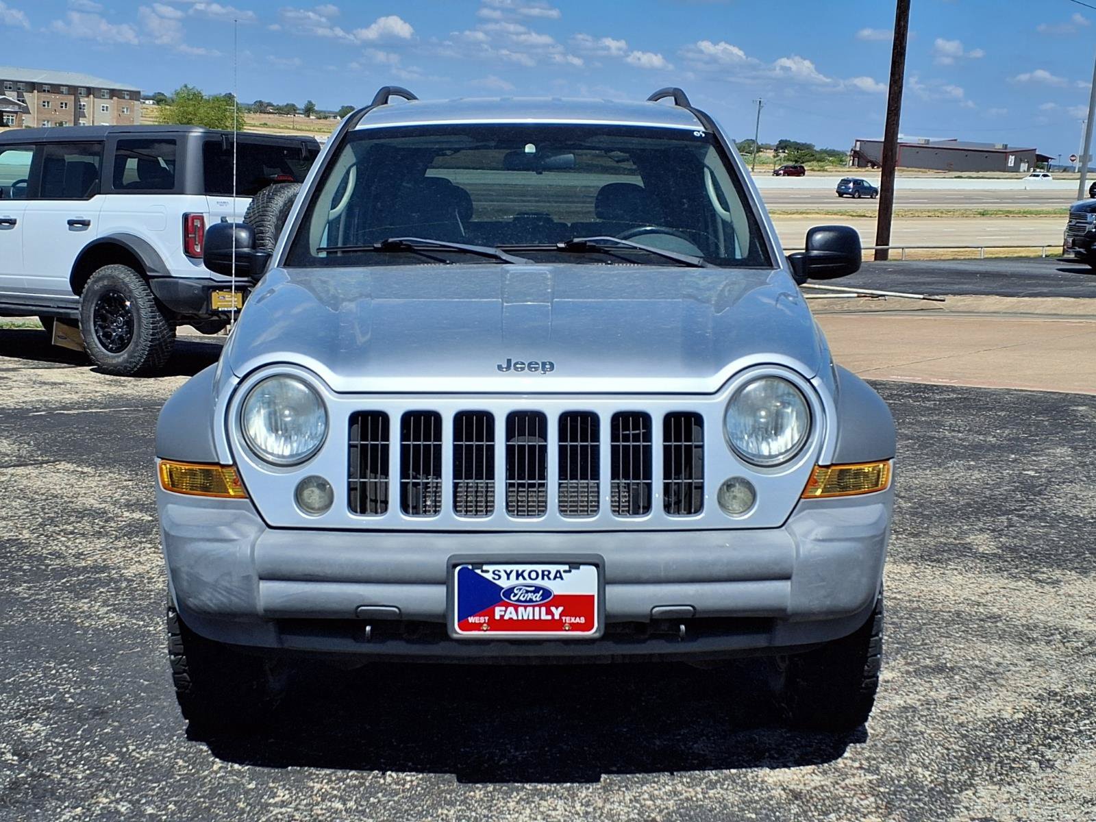 Used 2005 Jeep Liberty Sport AWD/4WD image 2