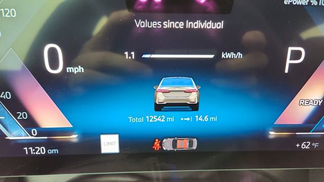 Used 2025 BMW i5 xDrive40 image 39