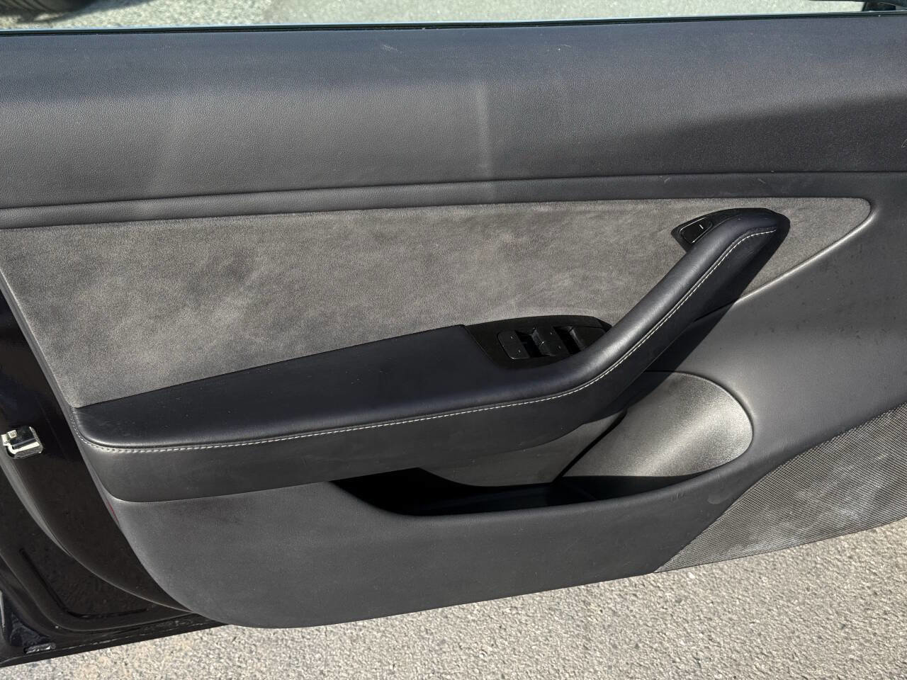 Used 2018 Tesla Model 3 Long Range image 8