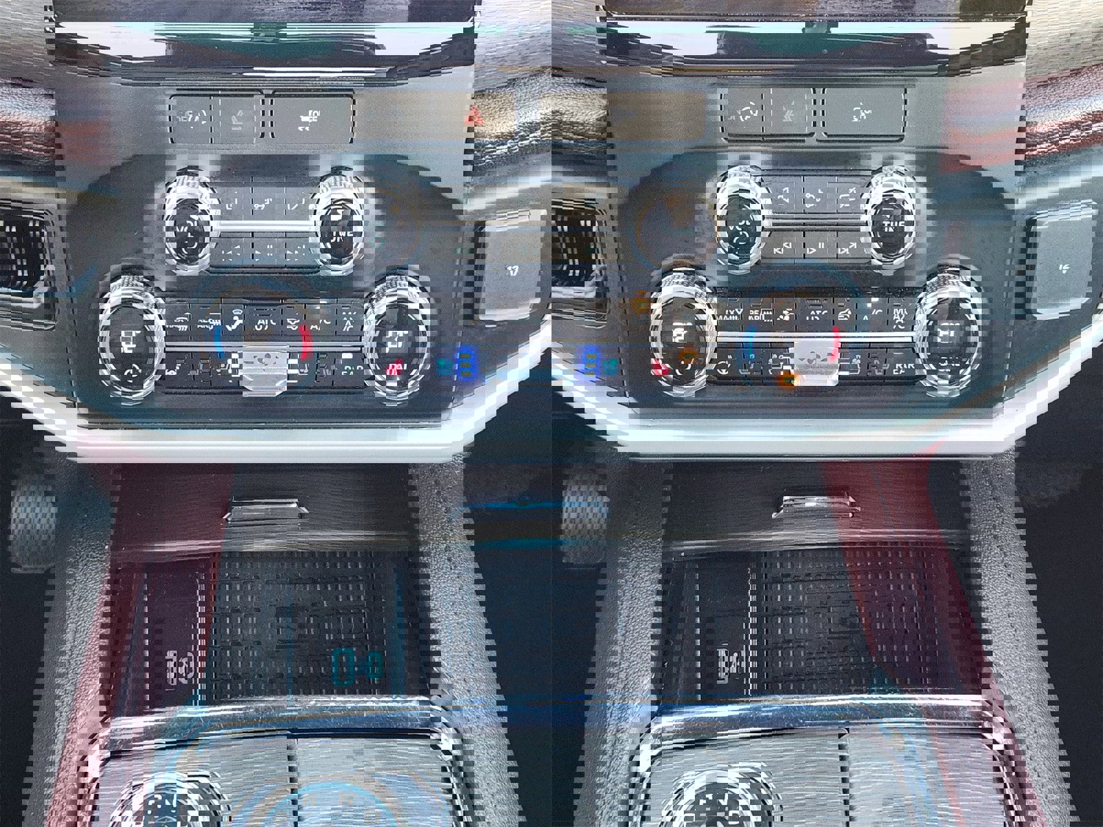 Used 2023 Ford Expedition Limited image 27