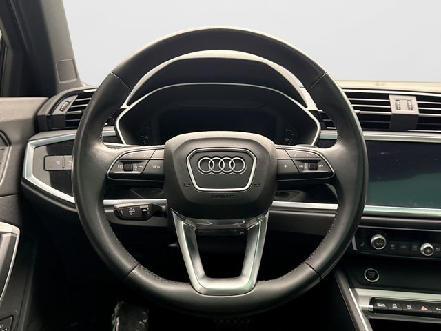 Used 2022 Audi Q3 2.0T Premium Plus w/ Premium Plus Package AWD/4WD image 12